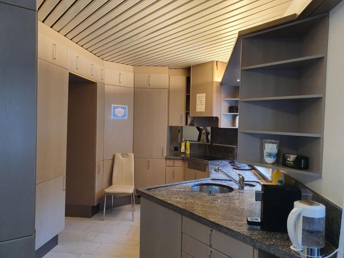 Viktoria Budget Hostel Цюрих Экстерьер фото