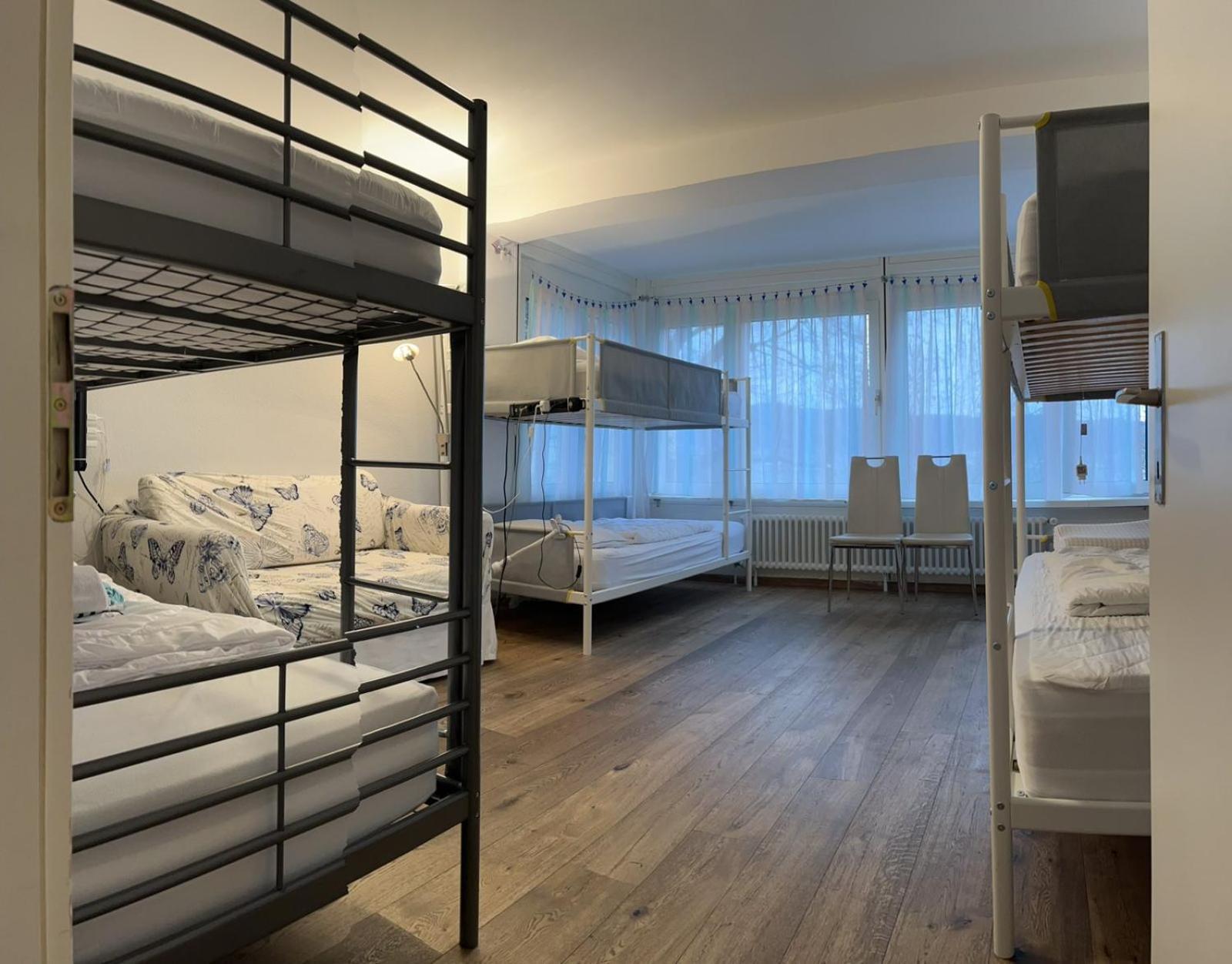 Viktoria Budget Hostel Цюрих Экстерьер фото